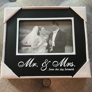 “Mr. and Mrs.” Picture frame 💍 4x6